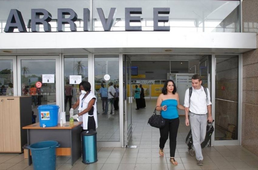 Reprise des vols avec des mesures barrières renforcées à l’aéroport d’Abidjan (Reportage)