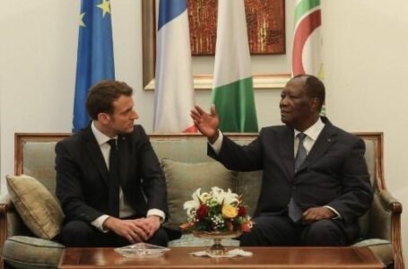 Côte d’Ivoire: Macron appelle Ouattara à engager le dialogue avec l’opposition
