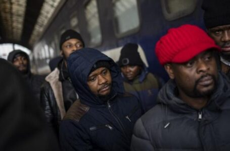 L’UA « préoccupée » par les « mauvais traitements infligés » aux Africains voulant fuir l’Ukraine