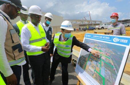 Zone industrielle PK24-Akoupé Zeudji : le Ministre Souleymane Diarrassouba sur le chantier