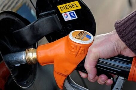 Embargo européen sur le pétrole russe : le prix de l’essence grimpe pour tous