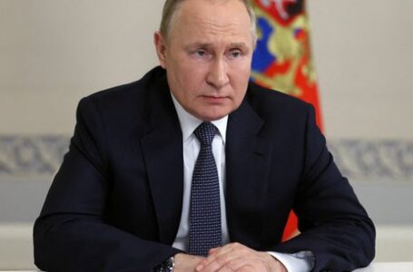 Russie : face à la pénurie de hautes technologies, Vladimir Poutine cherche « de nouvelles solutions