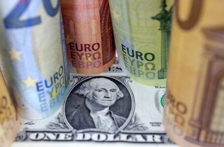 L’euro atteint son plus bas niveau en 20 ans face au dollar