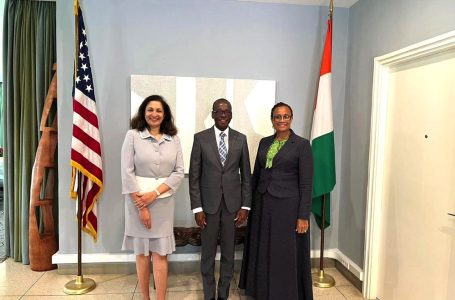 Côte d’ivoire : le Ministre Zorro BI BALLO et l’ambassadeur des Etats-Unis d’Amérique parlent de bonne gouvernance