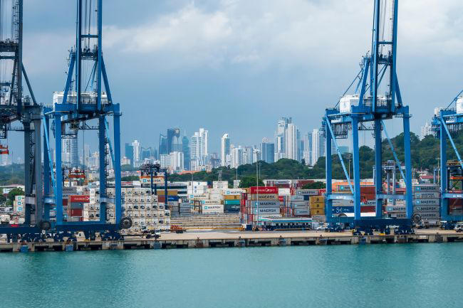 Trump célèbre la récupération du canal de Panama avec un important accord d&rsquo;investissement américain.