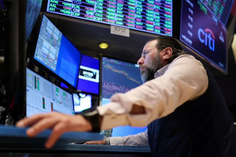 Wall Street glisse, minée par l&rsquo;inflation américaine