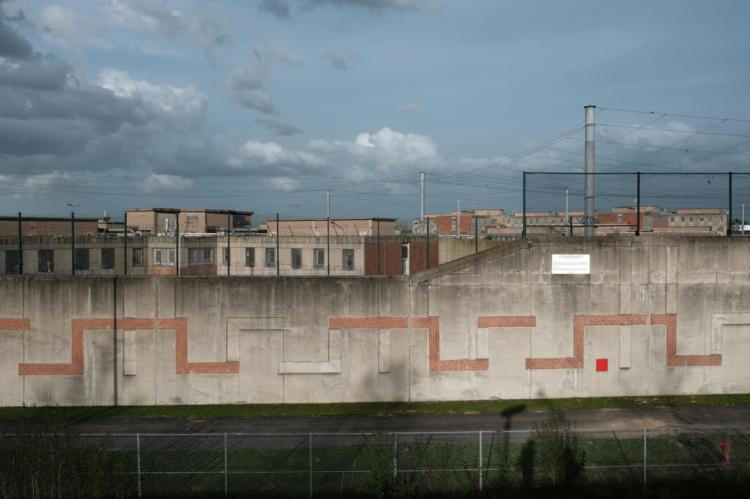 Plusieurs prisons visées par des incendies de véhicules ou des tirs d’armes automatiques