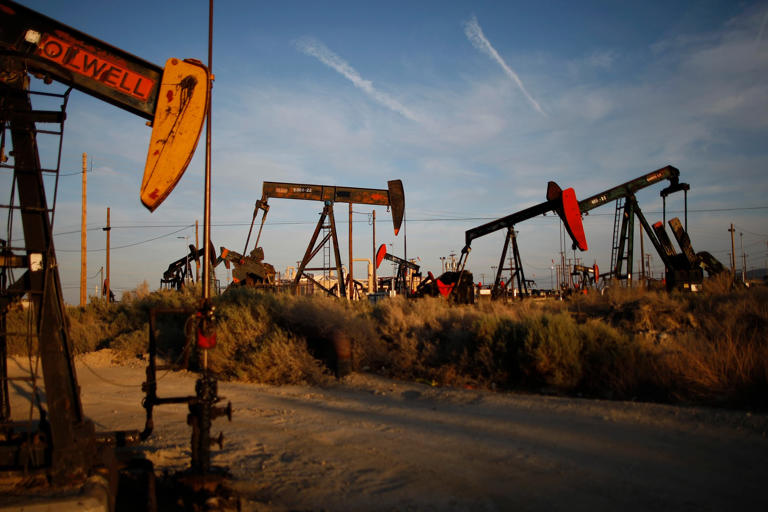 Pétrole: huit membres de l&rsquo;Opep+, dont la Russie, annoncent à nouveau une forte hausse de production