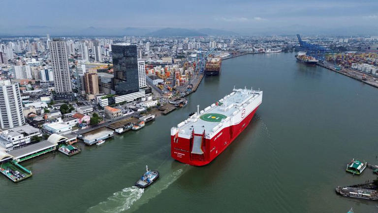Chine: Les exportations ralentissent en mai avec les droits de douane US