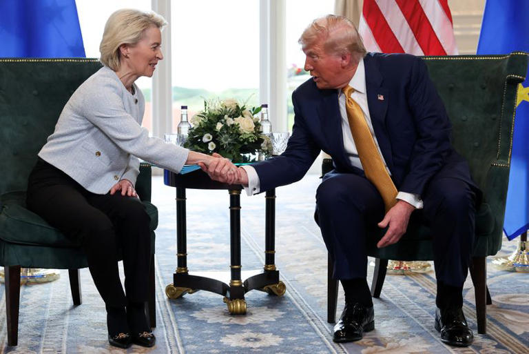 Von der Leyen et Trump se rencontrent pour sceller un accord commercial UE-USA