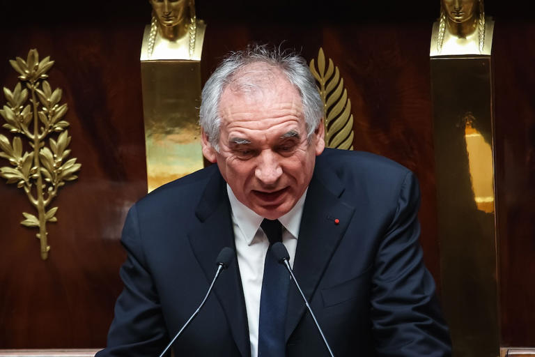 USA-UE : de Bayrou à Mélenchon, toute la classe politique française dénonce l’accord douanier