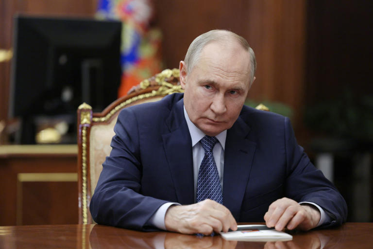 Guerre en Ukraine: Vladimir Poutine a proposé à Donald Trump de rencontrer Volodymyr Zelensky à Moscou