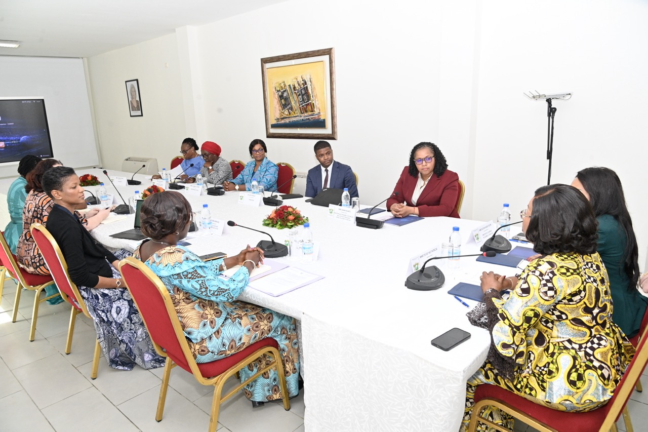 Côte d’Ivoire : les femmes du cabinet de la Première dame Dominique Ouattara formées au renforcement des capacités en management