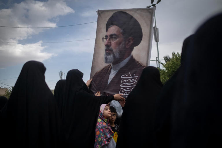 Moyen-Orient : le guide suprême iranien avertit que les pays du Golfe « ne protégeront plus les bases américaines »