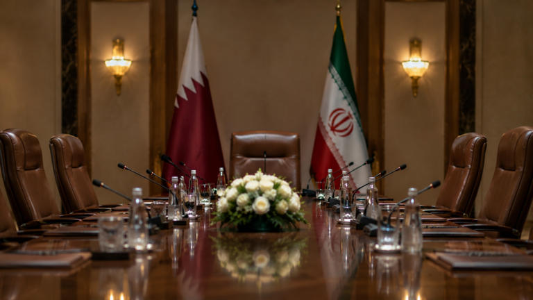 La médiation du Qatar et les pourparlers Iran-États-Unis au point mort, alors que de nouvelles frappes aggravent la crise
