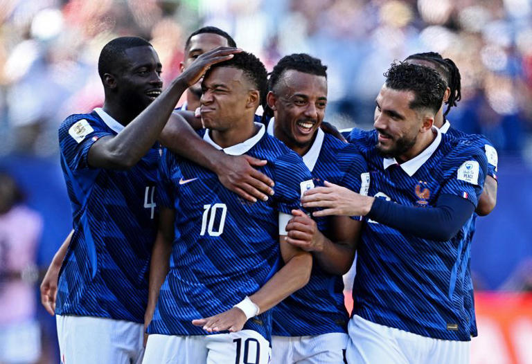 Mondial : Mbappé entre dans l&rsquo;histoire et offre la victoire à la France face au Sénégal
