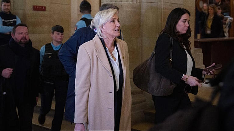 Marine Le Pen condamnée à 45 mois d’inéligibilité dont 30 mois assortis de sursis